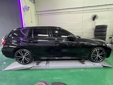 대구 휠복원 대구 휠도색 대구 자동차 휠수리 잘하는 곳 휠플레이 타이어 전문[BMW 320 투어링 순정 19인치 다이아몬드커팅 휠복원 작업입니다.] / 대구 서구 평리동