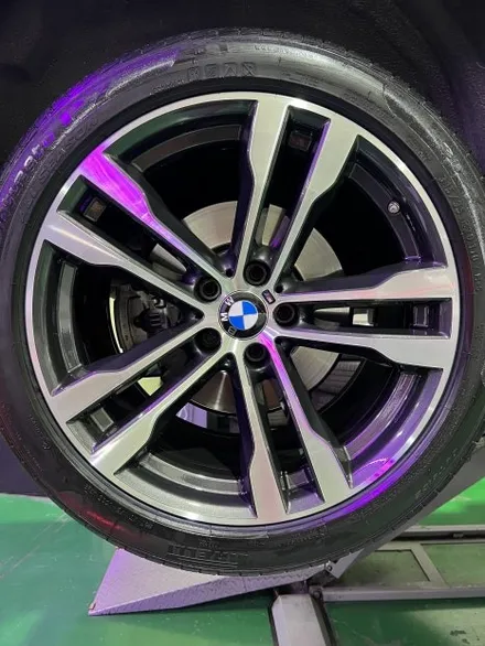 대구 휠복원 대구 휠도색 대구 휠수리 타이어 전문 휠플레이[BMW X6 순정 20인치 다이아몬드커팅 휠복원 작업입니다.] / 대구 서구 평리동