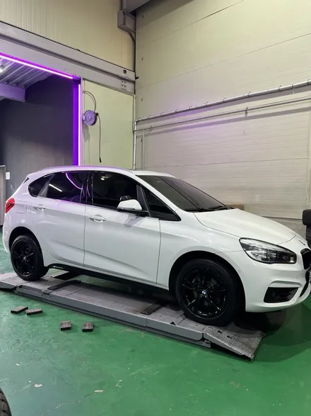 대구 휠복원 대구 휠도색 대구 자동차 휠수리 잘하는 곳 휠플레이 타이어 전문[BMW 2시리즈 액티브 투어러 순정 17인치 블랙펄유광 휠도색 작업입니다.] / 대구 서구 평리동