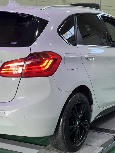 대구 휠복원 대구 휠도색 대구 자동차 휠수리 잘하는 곳 휠플레이 타이어 전문[BMW 2시리즈 액티브 투어러 순정 17인치 블랙펄유광 휠도색 작업입니다.] / 대구 서구 평리동