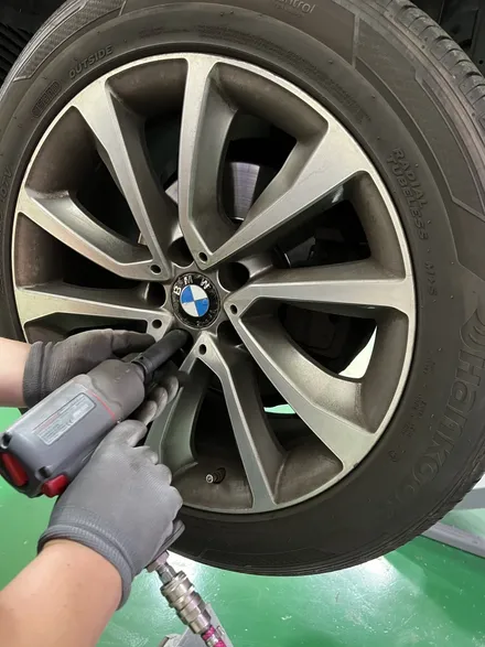 대구 휠복원 대구 휠수리 대구 휠도색 전문샵 휠플레이 [BMW X6 순정 19인치 다이아몬드컷팅 휠복원 작업입니다.] / 대구 서구 평리동