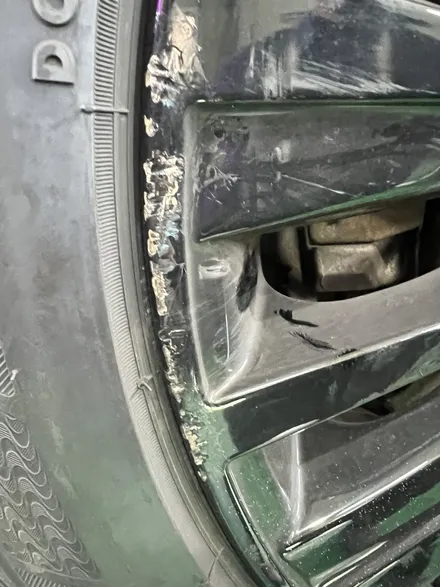 대구 휠복원 대구 휠도색 대구 휠수리 타이어 전문 휠플레이[BMW 5 GT 순정 19인치 고스트크롬 휠도색 작업입니다.] / 대구 서구 평리동