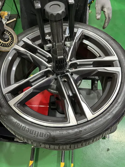 대구 휠복원 대구 휠도색 대구 휠수리 타이어 전문 휠플레이[BMW 118 순정 18인치 다이아몬드컷팅 휠복원 작업입니다.] / 대구 서구 평리동