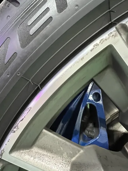 대구 휠복원 대구 휠도색 대구 휠수리 타이어 전문 휠플레이[BMW Z4 순정 19인치 다이아몬드커팅 휠복원 작업입니다.] / 대구 서구 평리동