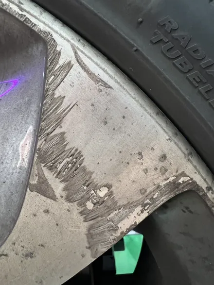 대구 휠복원 대구 휠도색 대구 휠수리 잘하는곳 타이어 전문 휠플레이[아우디 RS7 순정 20인치 다이아몬드커팅 휠복원 작업입니다.] / 대구 서구 평리동