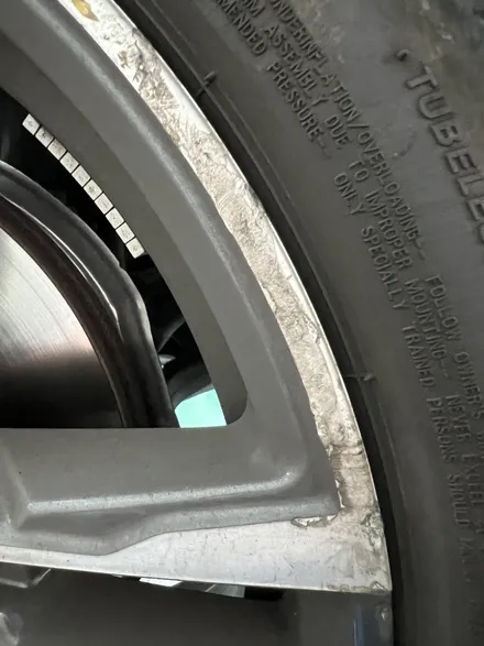 대구 휠복원 대구 휠도색 대구 휠수리 잘하는 곳 타이어 전문 휠플레이[BMW 1시리즈 순정 18인치 다이아몬드커팅 휠복원 작업입니다.] / 대구 서구 평리동