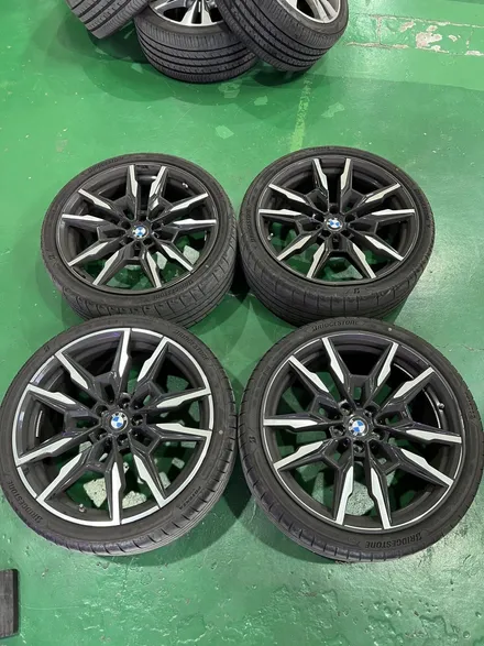 대구 휠복원 대구 휠도색 대구 자동차 휠수리 잘하는 곳 휠플레이 타이어 전문[BMW 850 순정 20인치 블랙펄유광 휠도색 작업입니다.] / 대구 서구 평리동