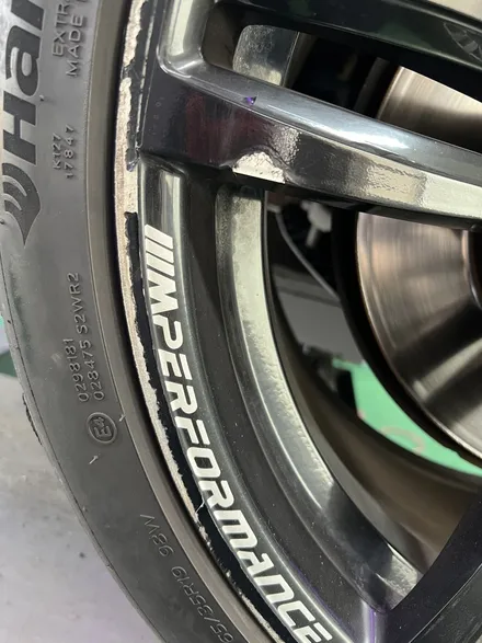대구 휠복원 대구 휠도색 대구 자동차 휠수리 잘하는 곳 휠플레이 타이어 전문[BMW 4시리즈 순정 19인치 블랙반무광 매트블랙 휠도색 작업입니다.] / 대구 서구 평리동