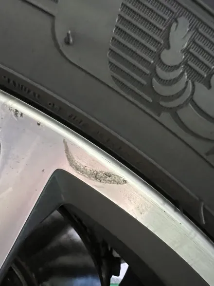 대구 휠복원 대구 휠도색 대구 자동차 휠수리 잘하는 곳 휠플레이 타이어 전문[BMW 5시리즈 순정 19인치 블랙펄유광 휠도색 작업입니다.] / 대구 서구 평리동