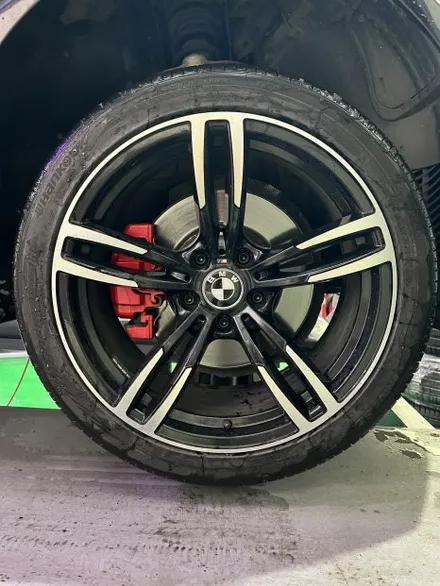 대구 휠복원 대구 휠도색 대구 자동차 휠수리 잘하는 곳 휠플레이 타이어 전문[BMW 3시리즈 순정 19인치 블랙유광 휠도색 작업입니다.] / 대구 서구 평리동