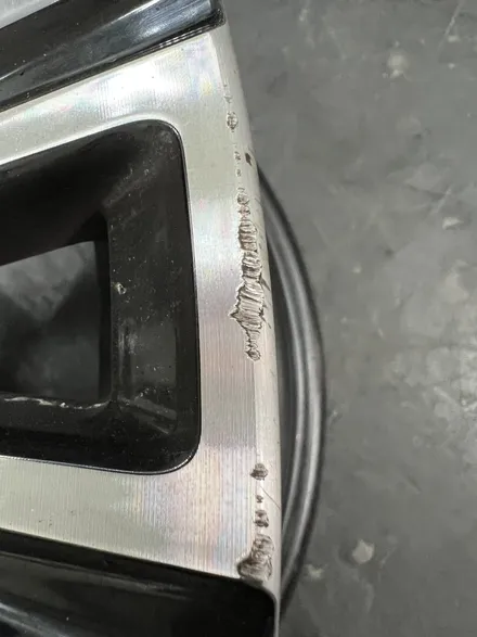 대구 휠복원 대구 휠도색 대구 자동차 휠수리 잘하는 곳 휠플레이 타이어 전문[BMW i7 순정 21인치 다이아몬드커팅 휠복원 작업입니다.] / 대구 서구 평리동