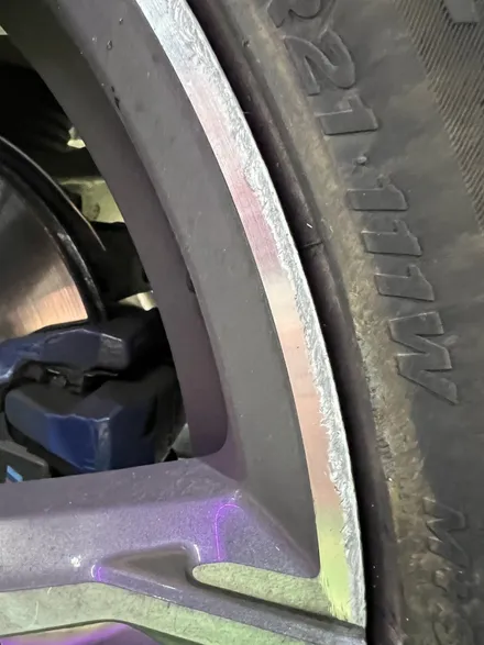대구 휠복원 대구 휠도색 대구 자동차 휠수리 잘하는 곳 휠플레이 타이어 전문[BMW X6 순정 21인치 블랙유광 휠도색 작업입니다.] / 대구 서구 평리동