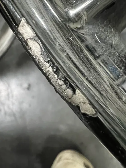 대구 휠복원 대구 휠도색 대구 자동차 휠수리 잘하는 곳 휠플레이 타이어 전문[테슬라 모델 Y 순정 19인치 블랙유광 휠도색 작업입니다.] 대구 휠복원 성지 / 대구 서구 평리동