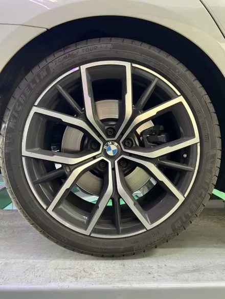 대구 휠복원 대구 휠도색 대구 자동차 휠수리 잘하는 곳 휠플레이 타이어 전문[BMW G30 5시리즈 순정 19인치 다이아몬드커팅 휠커스텀 작업입니다.] / 대구 서구 평리동