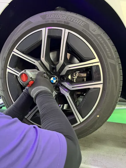대구 휠복원 대구 휠도색 대구 휠수리 타이어 전문 휠플레이[BMW 7시리즈 순정 20인치 블랙유광 휠도색 작업입니다.] / 대구 서구 평리동