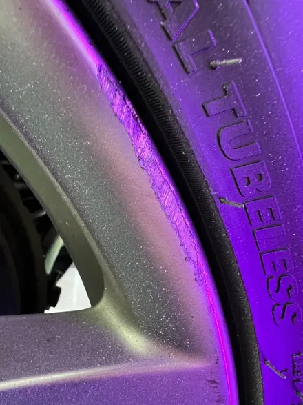 대구 휠복원 대구 휠도색 대구 자동차 휠수리 잘하는 곳 휠플레이 타이어 전문[BMW 3시리즈 순정 18인치 블랙펄유광 휠도색 작업입니다.] / 대구 서구 평리동