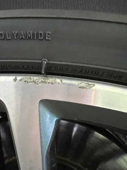대구 휠복원 대구 휠도색 대구 자동차 휠수리 잘하는 곳 휠플레이 타이어 전문[BMW 5시리즈 순정 19인치 블랙펄유광 휠도색 작업입니다.] / 대구 서구 평리동