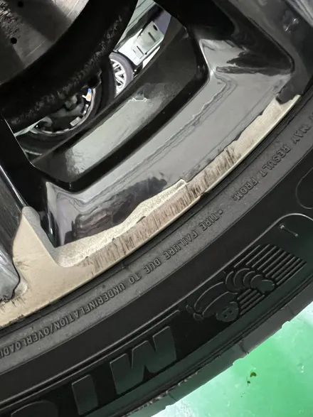 대구 휠복원 대구 휠도색 대구 자동차 휠수리 잘하는 곳 휠플레이 타이어 전문[벤츠 GT43 순정 20인치 블랙유광 휠도색 작업입니다.] / 대구 서구 평리동