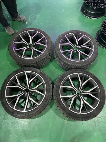 대구 휠복원 대구 휠도색 대구 자동차 휠수리 잘하는 곳 휠플레이 타이어 전문[BMW G30 5시리즈 순정 19인치 다이아몬드커팅 휠커스텀 작업입니다.] / 대구 서구 평리동