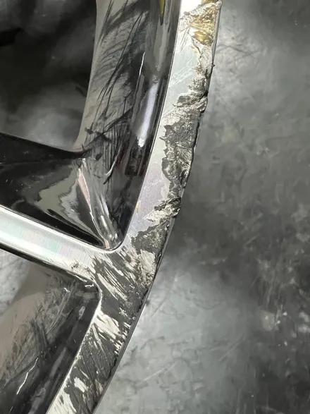 대구 휠복원 대구 휠도색 대구 휠수리 타이어 전문 휠플레이[벤츠 GLE AMG 쿠페 순정 21인치 다이아몬드컷팅 휠복원 작업입니다.] / 대구 서구 평리동