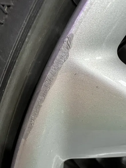 대구 휠복원 대구 휠도색 대구 휠수리 타이어 전문 휠플레이[BMW 4시리즈 순정 18인치 블랙펄유광 휠도색 작업입니다.] / 대구 서구 평리동