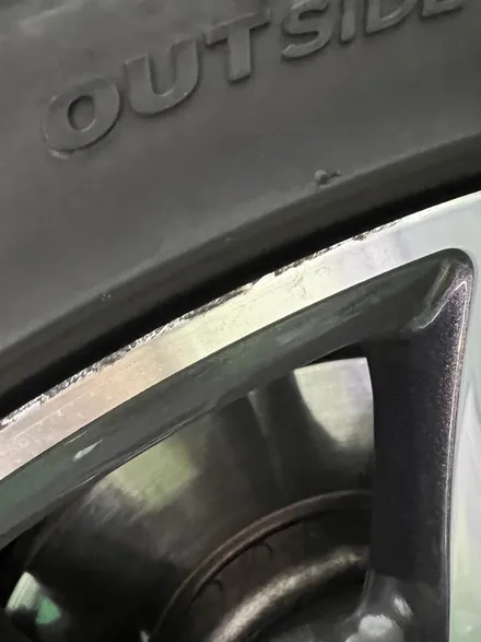 대구 휠복원 대구 휠도색 대구 자동차 휠수리 잘하는 곳 휠플레이[BMW 640 순정 20인치 실버 휠도색 작업입니다.] / 대구 서구 평리동