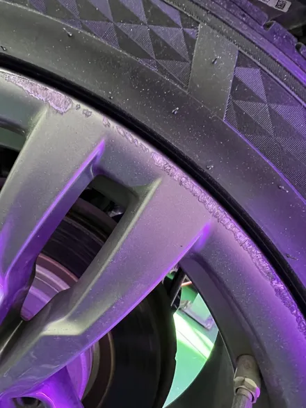 대구 휠복원 대구 휠도색 대구 자동차 휠수리 잘하는 곳 휠플레이 타이어 전문[BMW 3시리즈 순정 18인치 블랙펄유광 휠도색 작업입니다.] / 대구 서구 평리동