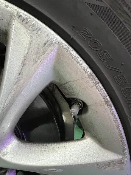 대구 휠복원 대구 휠도색 대구 자동차 휠수리 잘하는 곳 휠플레이 타이어 전문[BMW 2시리즈 순정 18인치 고스트크롬 휠도색 작업입니다.] / 대구 서구 평리동