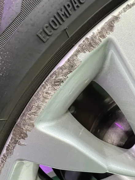대구 휠복원 대구 휠도색 대구 자동차 휠수리 잘하는 곳 휠플레이 타이어 전문[BMW 5시리즈 순정 18인치 순정 휠복원 작업입니다.] / 대구 서구 평리동
