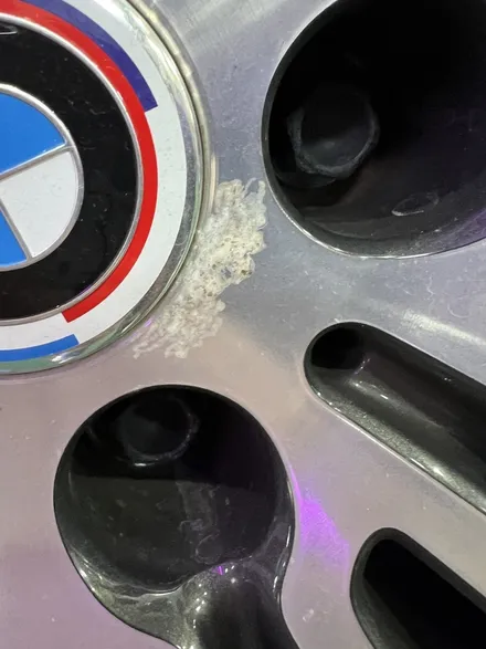 대구 휠복원 대구 휠도색 대구 자동차 휠수리 잘하는 곳 휠플레이 타이어 전문[BMW 5시리즈 순정 19인치 블랙펄유광 휠도색 작업입니다.] / 대구 서구 평리동