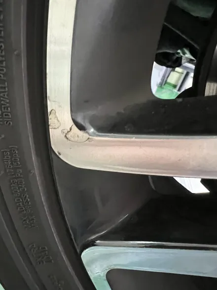 대구 휠복원 대구 휠도색 대구 자동차 휠수리 잘하는 곳 휠플레이 타이어 전문[벤츠 S 클래스 순정 19인치 다이아몬드 커팅 휠복원 작업입니다.] / 대구 서구 평리동