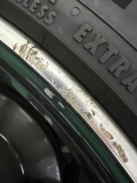 대구 휠복원 대구 휠도색 대구 자동차 휠수리 잘하는 곳 휠플레이 타이어 전문[BMW 320 투어링 순정 19인치 다이아몬드커팅 휠복원 작업입니다.] / 대구 서구 평리동