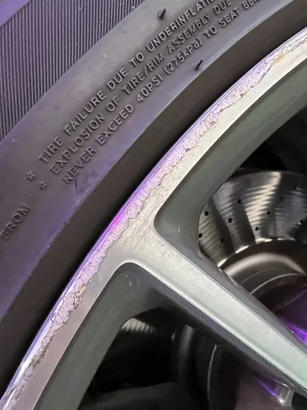대구 휠복원 대구 휠도색 대구 휠수리 피렐리타이어 전문 휠플레이[벤츠 amg gt43 순정 20인치 다이아몬드컷팅 휠복원 작업입니다.] / 대구 서구 평리동