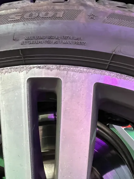 대구 휠복원 대구 휠도색 대구 휠수리 타이어 전문 휠플레이[BMW 7시리즈 순정 20인치 다이아몬드컷팅 휠복원 작업입니다.] / 대구 서구 평리동