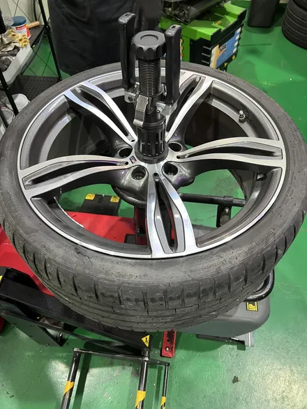 대구 휠복원 대구 휠도색 대구 자동차 휠수리 잘하는 곳 휠플레이[BMW 640 순정 20인치 실버 휠도색 작업입니다.] / 대구 서구 평리동
