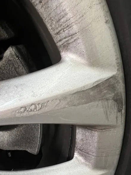 대구 휠복원 대구 휠도색 대구 자동차 휠수리 잘하는 곳 휠플레이 타이어 전문[BMW 2시리즈 순정 18인치 고스트크롬 휠도색 작업입니다.] / 대구 서구 평리동