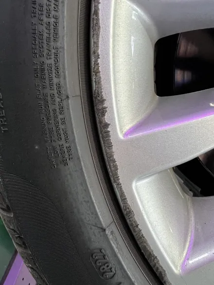 대구 휠복원 대구 휠도색 대구 자동차 휠수리 잘하는 곳 휠플레이 타이어 전문[BMW 5시리즈 순정 18인치 순정 휠복원 작업입니다.] / 대구 서구 평리동