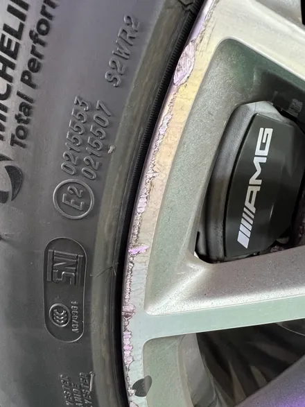대구 휠복원 대구 휠도색 대구 자동차 휠수리 잘하는 곳 휠플레이 타이어 전문[벤츠 AMG GT43 순정 20인치 블랙펄유광 휠도색 작업입니다.] / 대구 서구 평리동