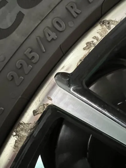 대구 휠복원 대구 휠도색 대구 자동차 휠수리 잘하는 곳 휠플레이 타이어 전문[BMW 320 투어링 순정 19인치 다이아몬드커팅 휠복원 작업입니다.] / 대구 서구 평리동
