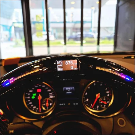 벤츠 SLC 핸들 카본 잠자리 + LED 퍼포먼스 / 경기 안산
