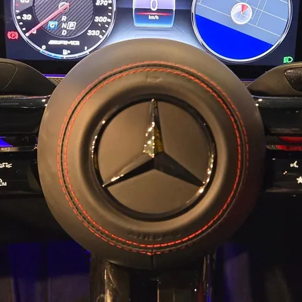 굿커스텀 l 벤츠 C257 CLS400D 2018년식 카본 잠자리핸들 열선포함 풀장착 / 경기 안산