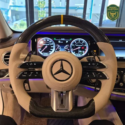 벤츠 잠자리 핸들 W222 S63 AMG 신형 카본 핸들 옐로우 라인 굿커스텀 업체에서 / 경기 안산