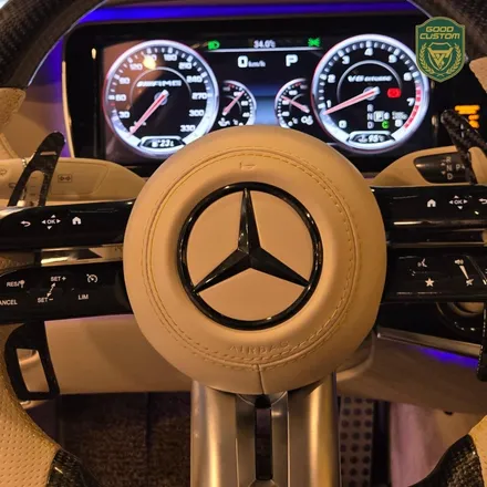 벤츠 잠자리 핸들 W222 S63 AMG 신형 카본 핸들 옐로우 라인 굿커스텀 업체에서 / 경기 안산
