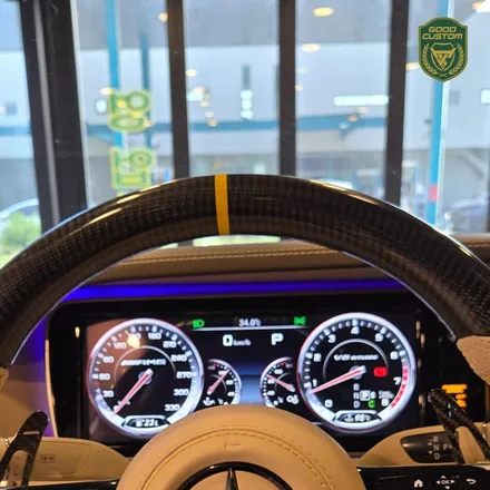 벤츠 잠자리 핸들 W222 S63 AMG 신형 카본 핸들 옐로우 라인 굿커스텀 업체에서 / 경기 안산