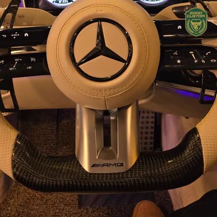 벤츠 잠자리 핸들 W222 S63 AMG 신형 카본 핸들 옐로우 라인 굿커스텀 업체에서 / 경기 안산
