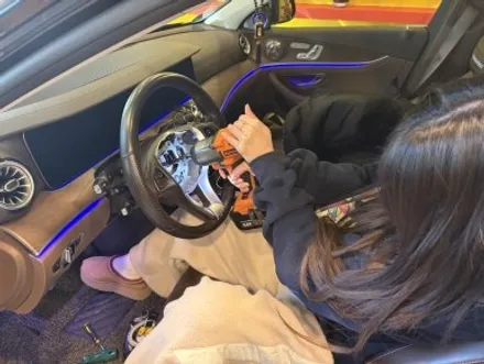 굿커스텀 ㅣ 벤츠 핸들 커스텀, AMG 카본 D컷 핸들로 바꾸는 이유 / 경기 안산