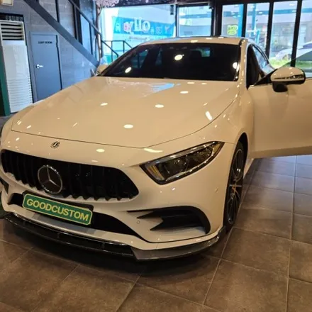 굿커스텀 l 벤츠 C257 CLS400D 2018년식 카본 잠자리핸들 열선포함 풀장착 / 경기 안산