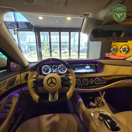 벤츠 잠자리 핸들 W222 S63 AMG 신형 카본 핸들 옐로우 라인 굿커스텀 업체에서 / 경기 안산