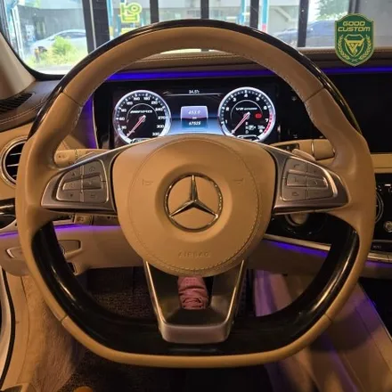 벤츠 잠자리 핸들 W222 S63 AMG 신형 카본 핸들 옐로우 라인 굿커스텀 업체에서 / 경기 안산