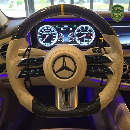 벤츠 잠자리 핸들 W222 S63 AMG 신형 카본 핸들 옐로우 라인 굿커스텀 업체에서 / 경기 안산